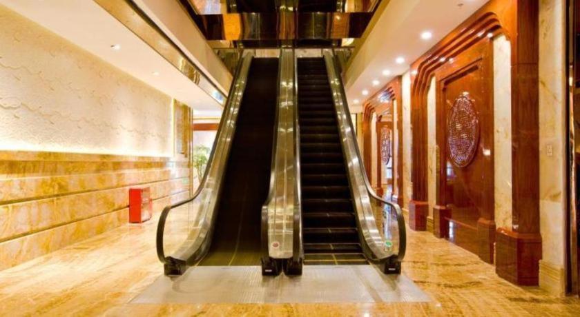 Chongqing Huachen International Hotel Exterior foto